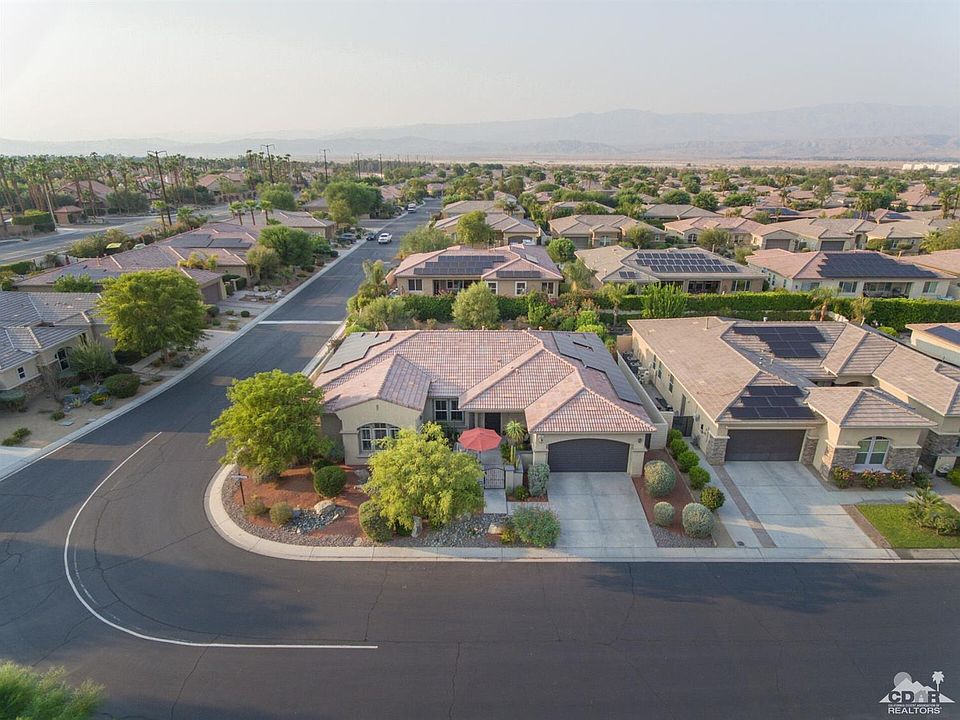 2nd image of 102 Azzuro Dr