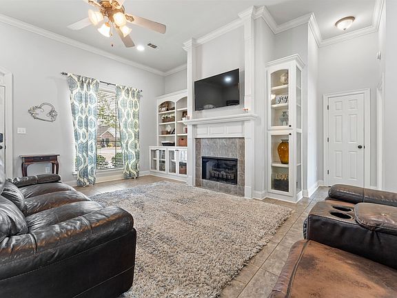 4th image of 17463 Les Chenier St