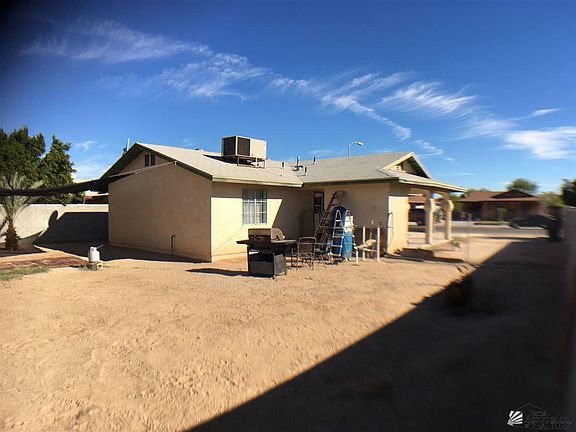 3rd image of 576 N Terrazas Dr