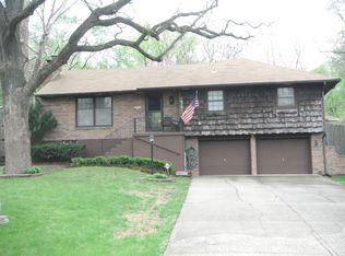 16701 E Crackerneck Rd, Independence, MO 64055