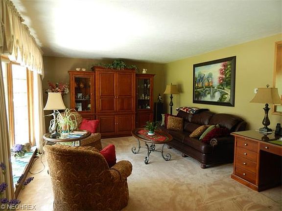 2nd image of 125 Cherry Valley Dr