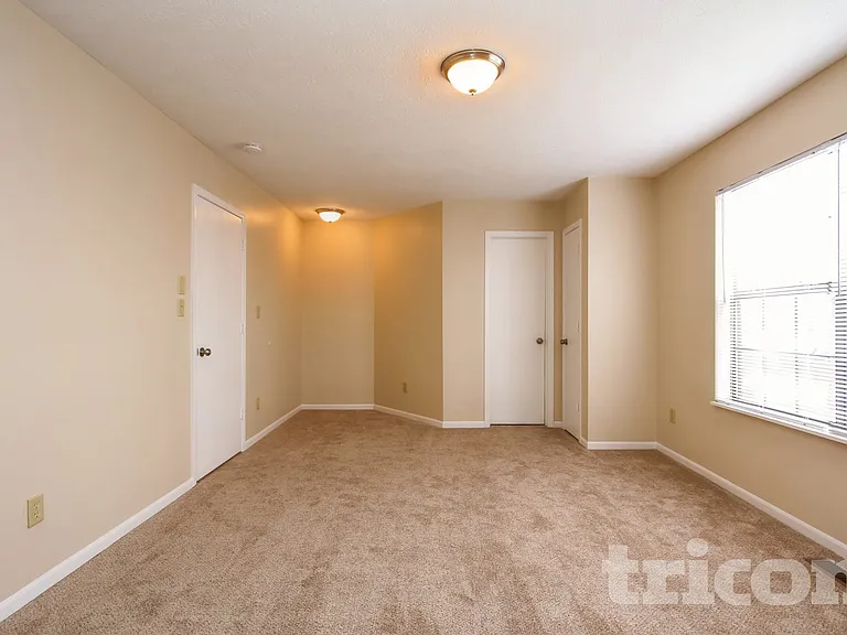 5926 Bowie Ln — Photo 7