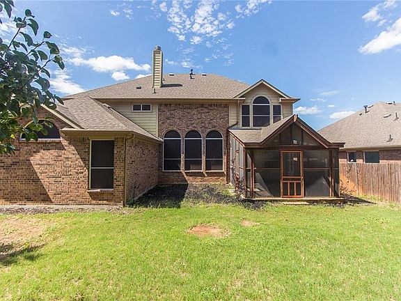 3rd image of 6303 Weaver Dr