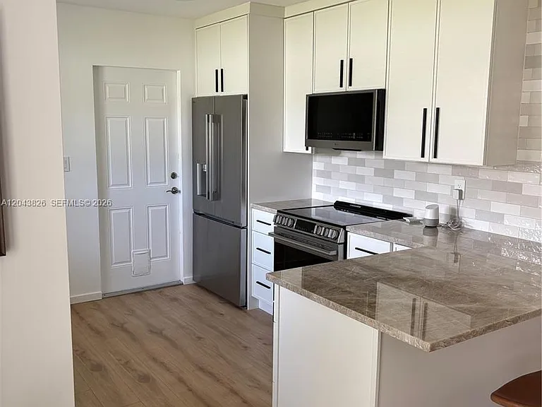 3397 NE 20th Ave — Photo 8