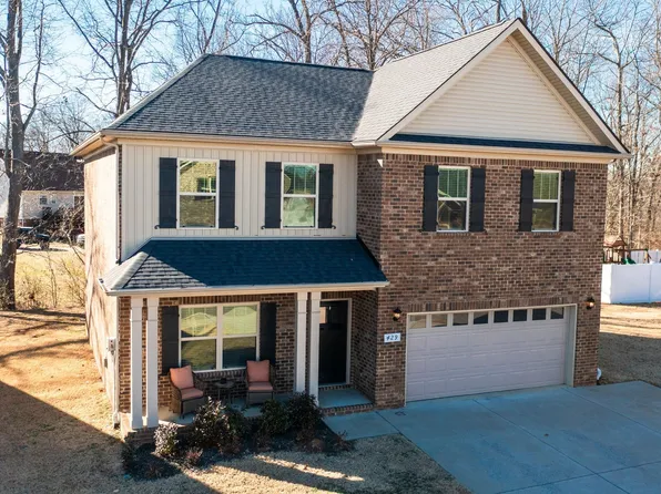 429 Clayton Ct, Pleasant View, TN 37146