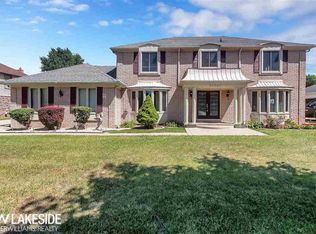 39062 Royal Doulton Blvd, Clinton Township, MI 48038