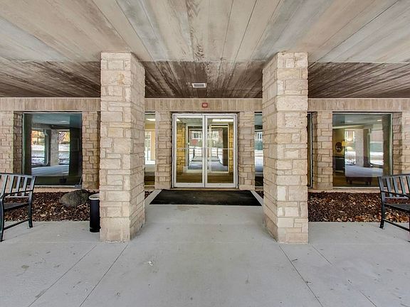 2nd image of 201 Thames Pkwy APT 2K