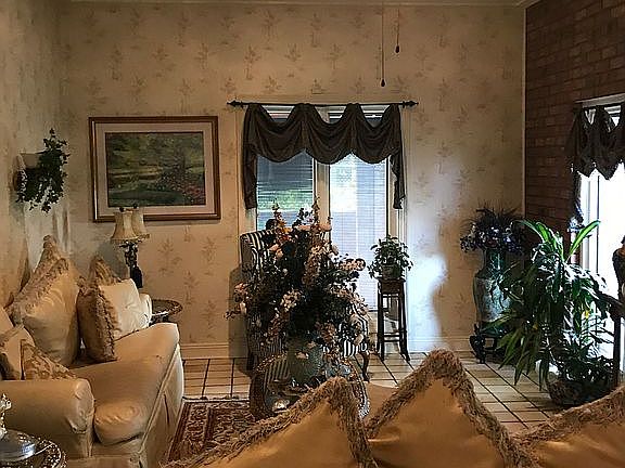 5th image of 2803 Westminister Ave
