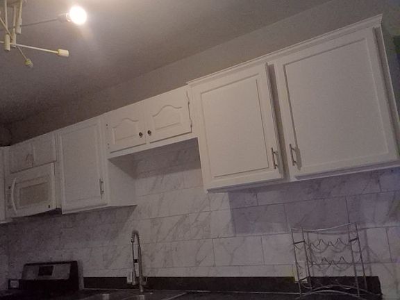 2nd image of 641 Lincoln St #1