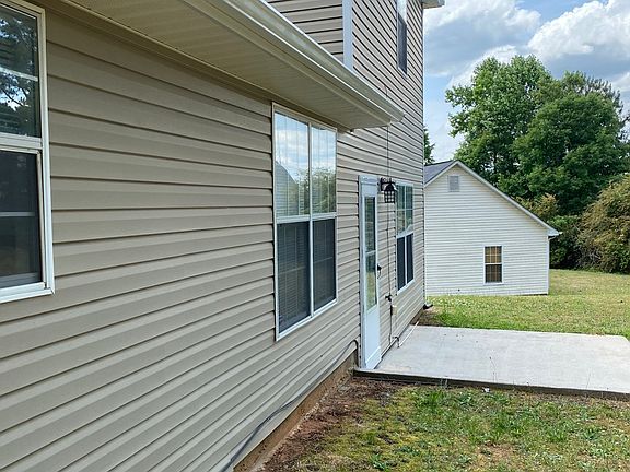5th image of 1608 Amelia Ct