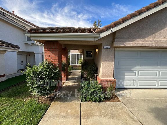 3rd image of 634 Twin Peaks Ave