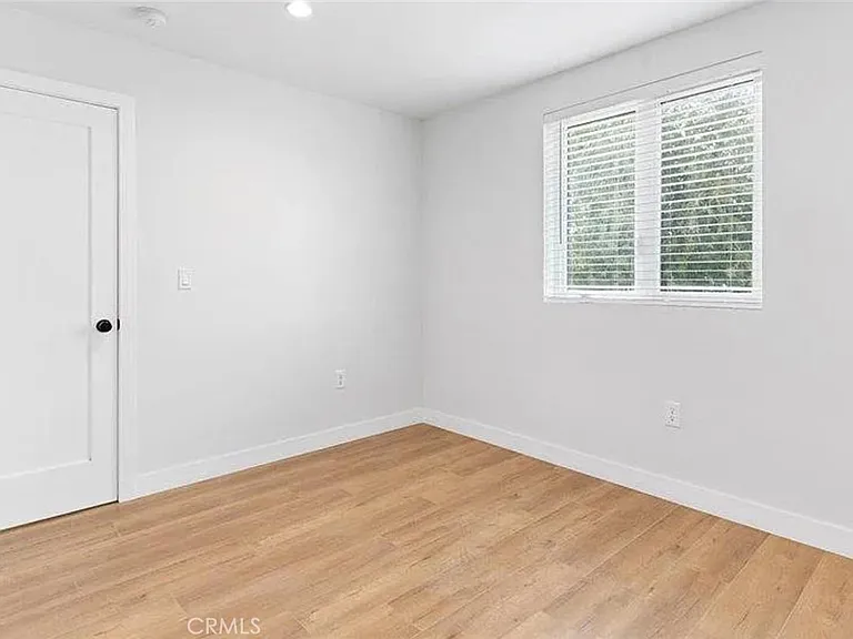 6419 1/2 Lexington Ave — Photo 2