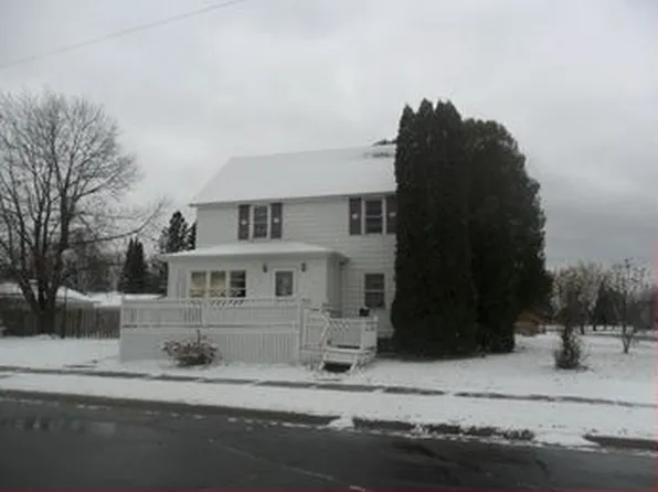 821 4th Ave NW, Chisholm, MN 55719