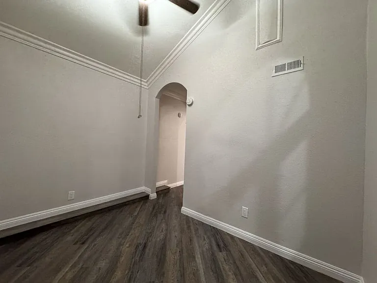 Alcantara Home Apts — Photo 92