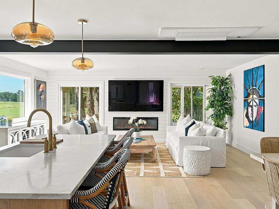 1st image of 801 Ventura Pl