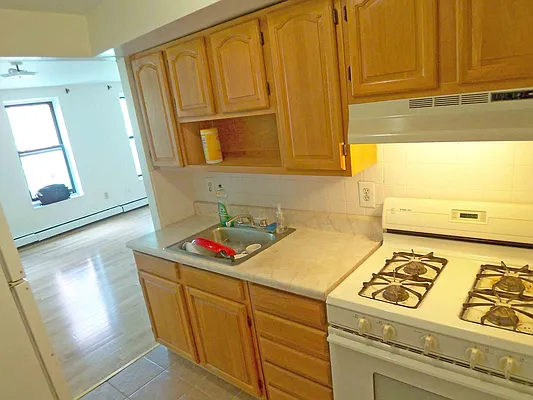 Rented by City Connections Realty | media 3