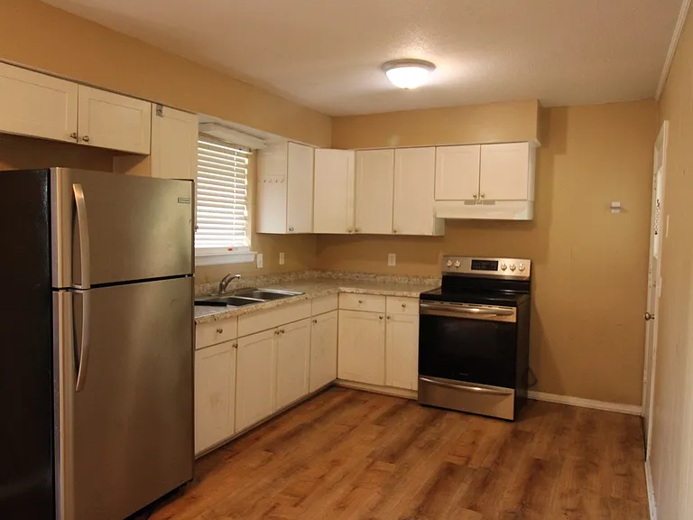 4851 Malabar Dr — Photo 3