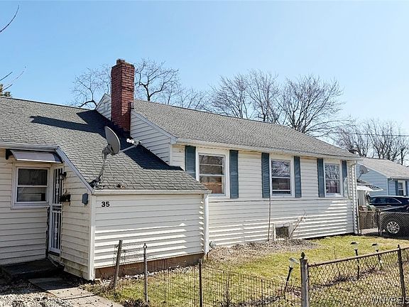 2nd image of 33-35 Brookhaven Dr