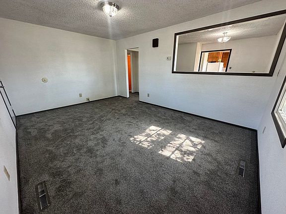 3rd image of 903 E Roosevelt Ave