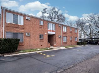 2755 E Maple Rd APT 1, Birmingham, MI 48009