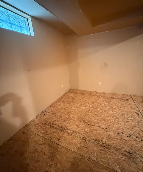 670 Roscoe Ave — Photo 25
