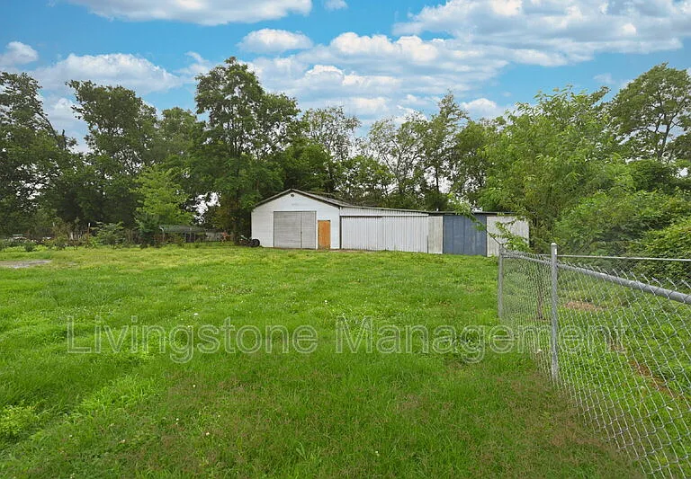 872 W Albert Gallatin Ave — Photo 59