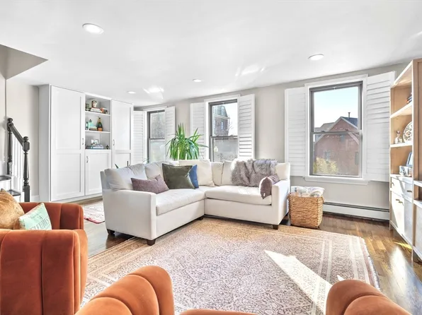 417 Bunker Hill St Unit 2, Charlestown, MA 02129