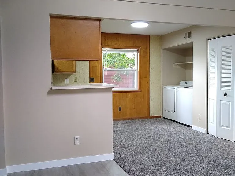 470 S Fenton St — Photo 63