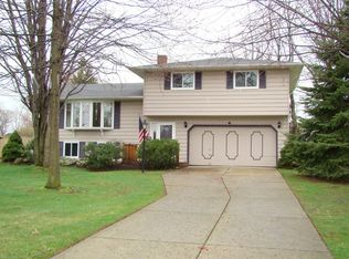 7300 Enfield Dr, Mentor, OH 44060