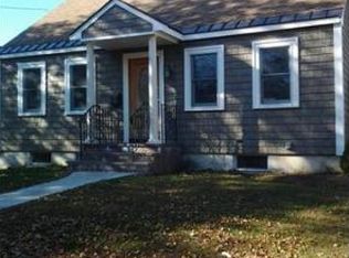 95 Westwood Rd, Stoneham, MA 02180