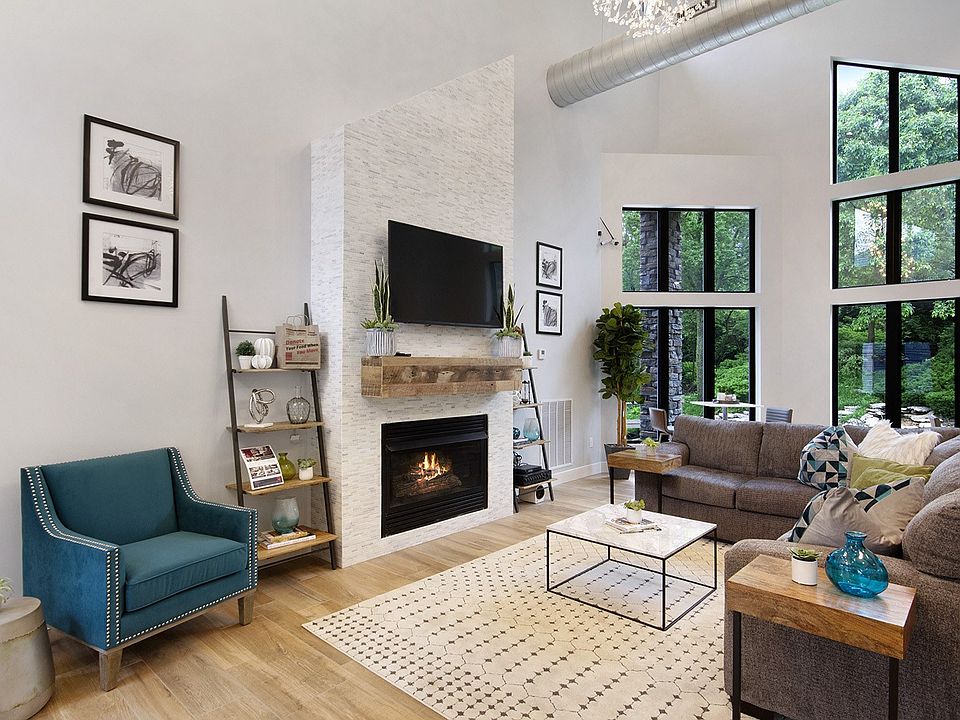 Millennium at Creve Coeur 1007 E Rue De La Banque St Creve Coeur MO