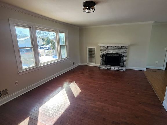5th image of 744 Cable Ave