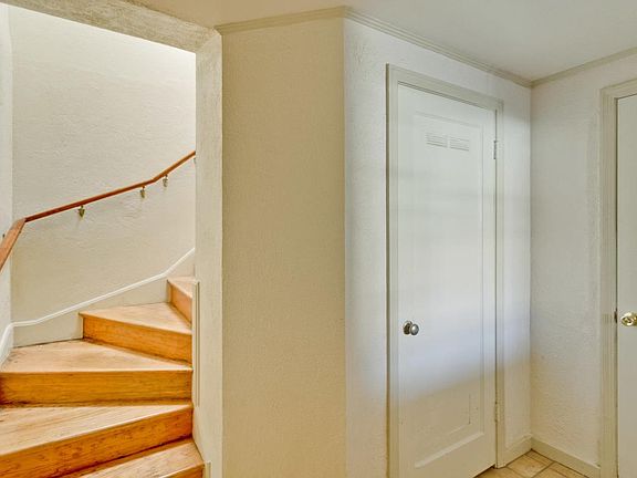 2nd image of 220 Village Way