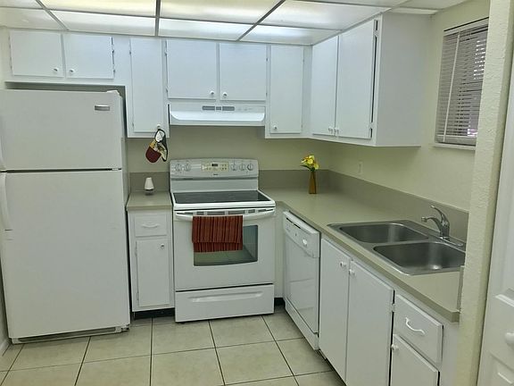 4th image of 4215 N University Dr APT 212