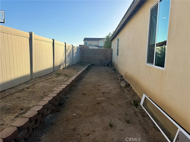 914 Haviture Way — Photo 13