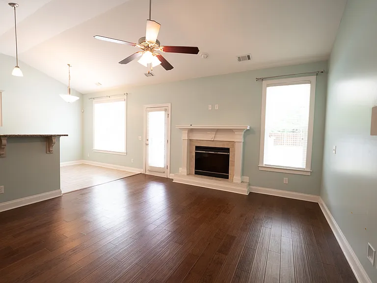 117 Laguna Way — Photo 11