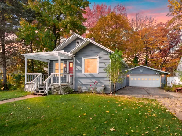 615 Keyes Dr, Parchment, MI 49004