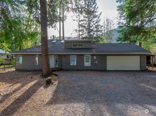 7845 Chateau Rd, Maple Falls, WA 98266