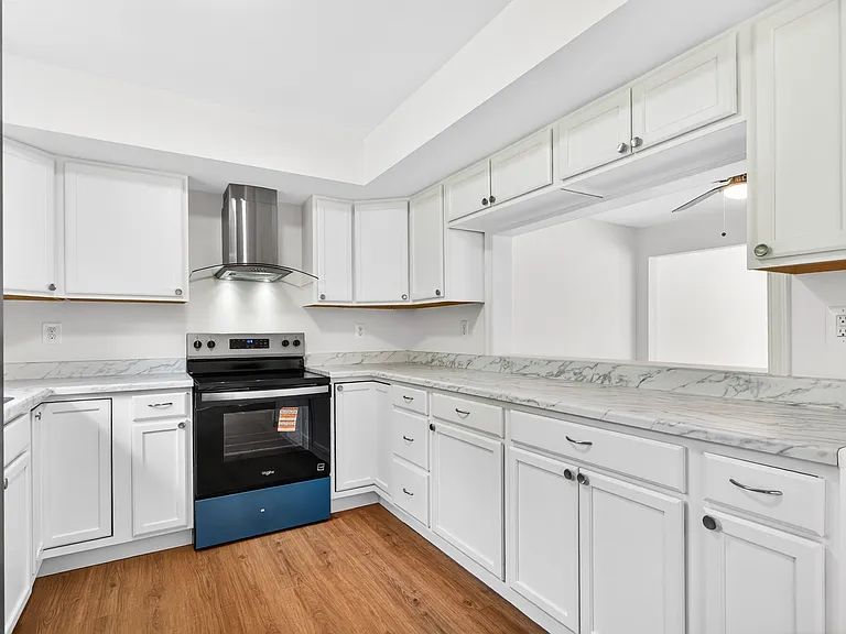 14546 Bisbee Ct — Photo 9