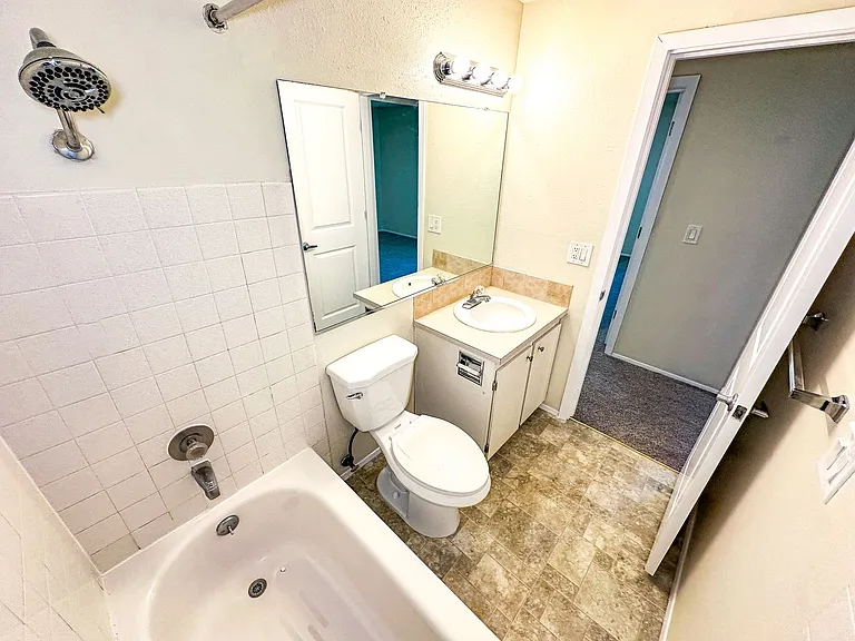 Ravenna House — Photo 14