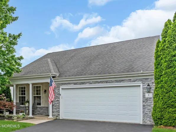 5 Minot Light Court, Barnegat, NJ 08005