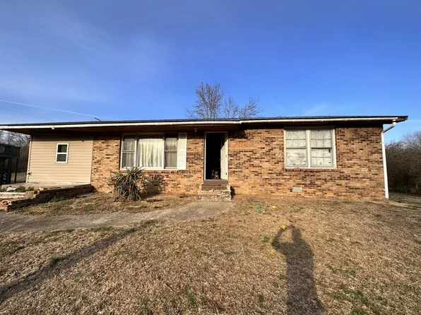 1023 Rebecca Dr, Burns, TN 37029