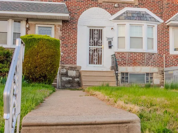 2219 Friendship St, Philadelphia, PA 19149