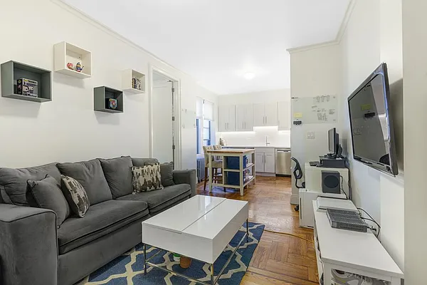 Sold by HomeDax Real Estate | media 1