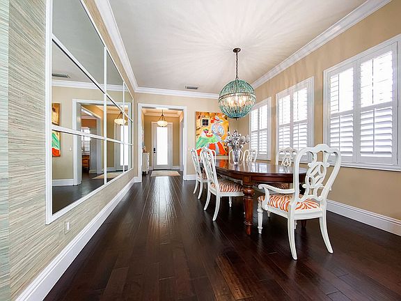 4th image of 510 Sweet Bay Cir