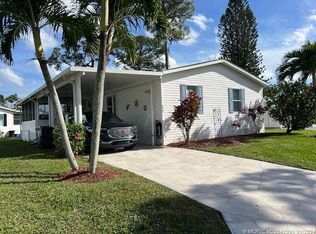 6434 S Elm Ln, Lantana, FL 33462