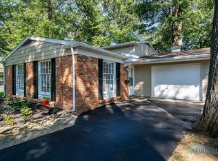 6624 Charlesgate Rd, Sylvania, OH 43560
