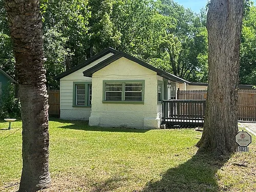 1021 Woodstock Ave Photo 1