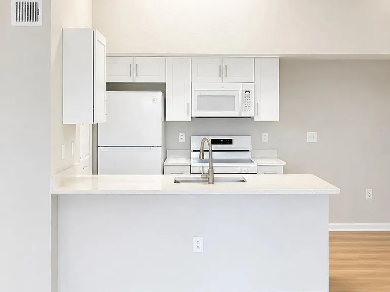 141 SW Palm Dr #306 — Photo 9