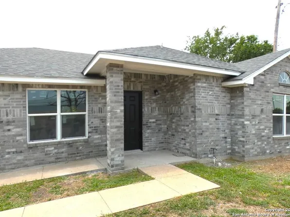 506 Hillside Drive, Beeville 78102